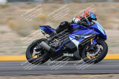 media/Jan-14-2023-SoCal Trackdays (Sat) [[497694156f]]/Turn 4 Set 2 (1030am)/